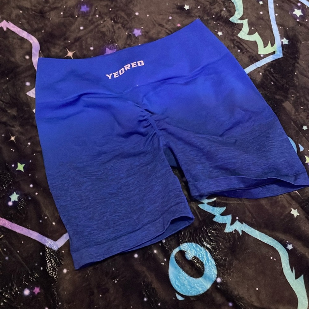 YEOREO BLUE OMBRÉ SHORTS SIZE LARGE BOOTY SCRUNCH GYM WORKOIT